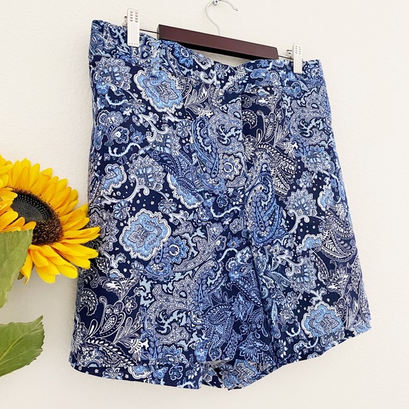 MICHAEL Michael Kors True Navy Paisley Printed Shorts - Picture 2 of 8